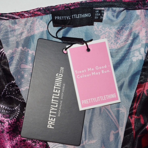 PrettyLittleThing Multi Botanical Print Maxi Dress - Picture 6 of 6